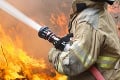 Tragédia v Rusku: Pri požiari obytného domu zahynulo osem ľudí, medzi nimi aj dve malé deti