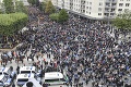 Nemeckom opäť pochodovali stovky ľudí: Uctili si smrť 22-ročného Nemca