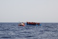 Marocké námorné sily zachránili v Gibraltárskom prielive 330 migrantov z Afriky
