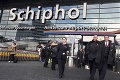 Letisko Schiphol opäť v prevádzke: Polícia prehľadala batožinu zatknutého muža!