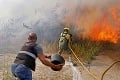 Portugalsko sužujú požiare, nasadených je 1800 hasičov: S plameňmi bojujú aj ľudia s vedrami