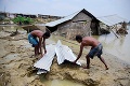 India pod vodou: Silné búrky si vyžiadali vyše štyri desiatky životov