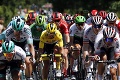 Tresty na Tour de France: Koľko je za hodenie bidónu či močenie na verejnosti?