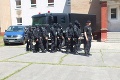 Pohotovostný policajný útvar v Košiciach má nové priestory: Budovu kukláčov požehnal duchovný