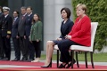 Po záhadných triaškach nechcú nič riskovať: Merkelová počas hrania hymien opäť sedela