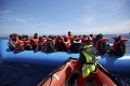 Nemecká loď zachránila 64 utečencov, o pomoc prosí Taliansko a Maltu: Drsná odpoveď Ríma
