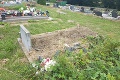 Vyčíňali už aj na cintoríne v Žiari nad Hronom: Pozrite, čo porobili diviaky s hrobmi