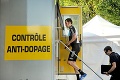 Novinka pobúrila cyklistický pelotón Tour de France: Ponožkový doping!