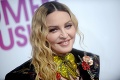 Popová kráľovná Madonna radikálne zmenila účes: Z blondínky je čiernovláska