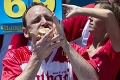 Súťaž v jedení hotdogov mala tradičného víťaza: Aha, koľko ich stihol zjesť za 10 minút