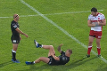 Hráč rugby predviedol neuveriteľnú tvrdosť: Vyskočené koleno si vrátil do kĺbu a pokračoval v hre!