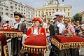 Bratislava žila veľkolepou ceremóniou: Korunu nasadili Márii Ludovike