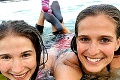 Saganová šantí so sestrou v mori: Katka, do mora v ponožkách?