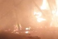 Tragédia na predmestí Ríma: Karavan zachvátil požiar, tri mladé sestry už nestihli ujsť plameňom