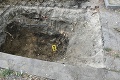 Záhadný objav v Nových Zámkoch:  V montážnej jame našli ľudské kosti