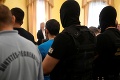 Padol rozsudok nad prevádzačmi: V dodávke nechali udusiť desiatky migrantov