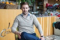 Marek Fašiang tajne odletel zo Slovenska: Bude si užívať v čisto pánskej spoločnosti