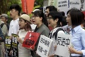 Obrovské protesty v Hongkongu zabrali: Vláda odložila rokovanie o kontroverznom zákone