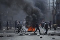 Na Haiti pokračovali násilné protesty: Demonštranti trvajú na rezignácii prezidenta