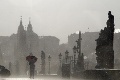 Česko zasiahli silné búrky: Padali krúpy veľké ako pingpongové loptičky, v krajine platia výstrahy
