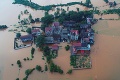 Príroda ukázala v Číne svoju silu: Silný dážď po sebe zanechal 49 mŕtvych