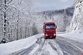 Kalamita nepoľavuje, situácia je ešte horšia: Sneh odrezal od prúdu časť stredného Slovenska