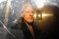 Zakladateľ WikiLeaks si svoju milú vezme aj za mrežami: Ženích chce neobvyklý odev