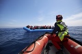 Pri ostrove Lesbos sa prevrátila loď s migrantmi: Medzi obeťami sú aj malé deti
