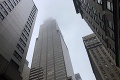 Panika v New Yorku: Do mrakodrapu na Manhattane vrazil vrtuľník