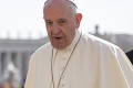 Pápež kritizoval sociálne siete: Čím viac ich používame, tým sme menej spoločenskí