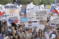 Svet s údivom reaguje na masový protest v Prahe: Václavské námestie sa vrátilo 30 rokov dozadu