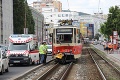 V Bratislave sa zrazili dve električky: Hlásia zranených