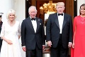 Toto by si všimol aj slepý: Trumpa po prílete do Londýna vítal obrí penis