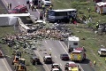 Čelná zrážka kamiónu s autobusom: Nehodu neprežilo 7 ľudí