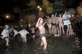 Helsinki zažili bujarú noc: Fanynky sa vyzliekli a titul majstra sveta oslávili vo fontáne!