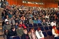 Náboru do Železiarní v Podbrezovej sa zúčastnilo vyše 300 Rómov: Dajte nám robotu!