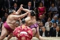 Americký prezident s manželkou si pozreli v Japonku sumo zápas: Kvôli Trumpovi porušili tradíciu