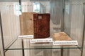 V múzeu v Rimavskej Sobote vdýchli život spráchnivelým knihám: Tento lexikón je starší ako Mária Terézia!