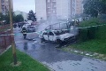 Nočný požiar na košickom sídlisku zničil 14 áut: Škoda je vyše 113-tisíc eur