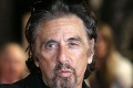 Herci Al Pacino a Robert De Niro zaskočili prítomných: Vášnivý bozk na pódiu!