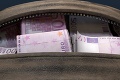 Muž si vo vlaku na východom Slovensku zabudol tašku plnú peňazí: Neuveríte, koľko v nej mal!