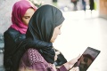 Rakúski moslimovia sa búria: Zákaz šatiek napadnú na ústavnom súde