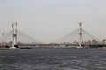 V každom smere má 6 dopravných pruhov: V Káhire otvorili najširší visutý most na svete