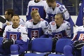 Slovenskí hokejisti mali počas voľna aj povinnosti: Fotil sa aj Ďaloga so zašitou tvárou