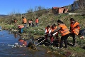 Katastrofálny stav v obci na Spiši: Usadeniny odpadu v potoku siahajú do hĺbky niekoľkých metrov!