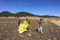 Etiópia smúti nad obeťami havárie lietadla: Pátranie na mieste nešťastia pokračuje