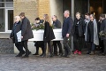 Dánsko sa zahalilo do čiernej farby: Na pohrebe zavraždenej turistky sa zúčastnil aj premiér