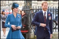 Kate dostala na výročie svadby od kráľovnej veľkú poctu: Toto jej môže Meghan len ticho závidieť