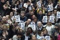 Po celom Česku protestovali proti Babišovi a novej ministerke: Do ulíc vyšli desaťtisíce ľudí