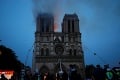 Macronov sľub na obnovu zhorenej katedrály sa môže splniť: Miliardár ponúkol obrovskú sumu na renováciu Notre-Dame